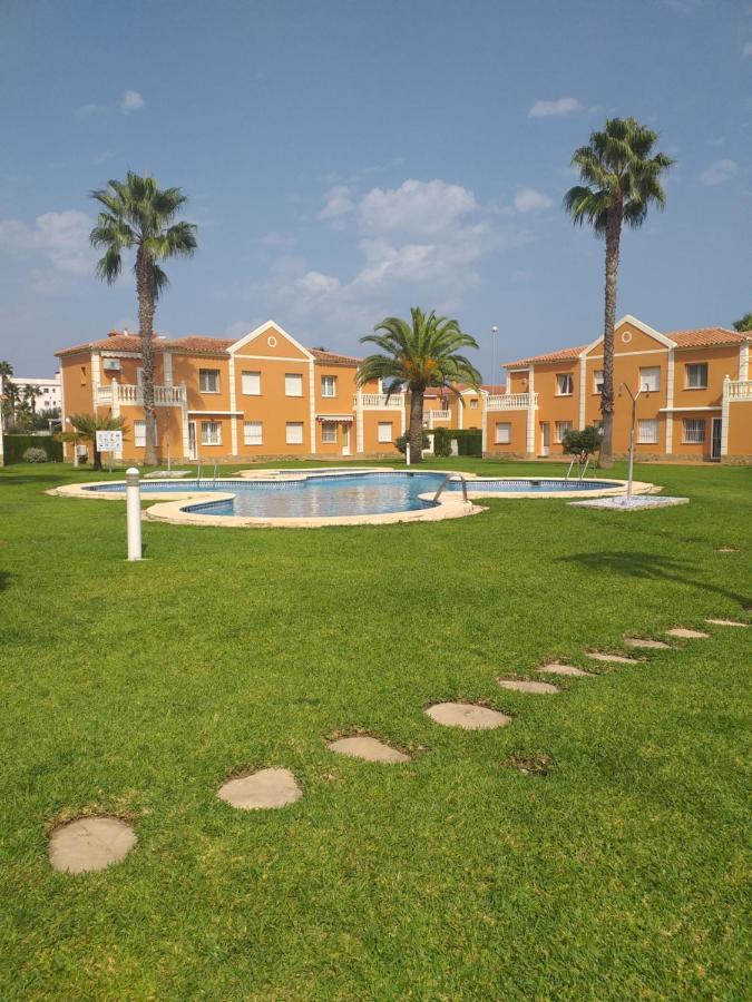 Ferienwohnung Oliva Nova Flat In Front Of Met Exterior foto