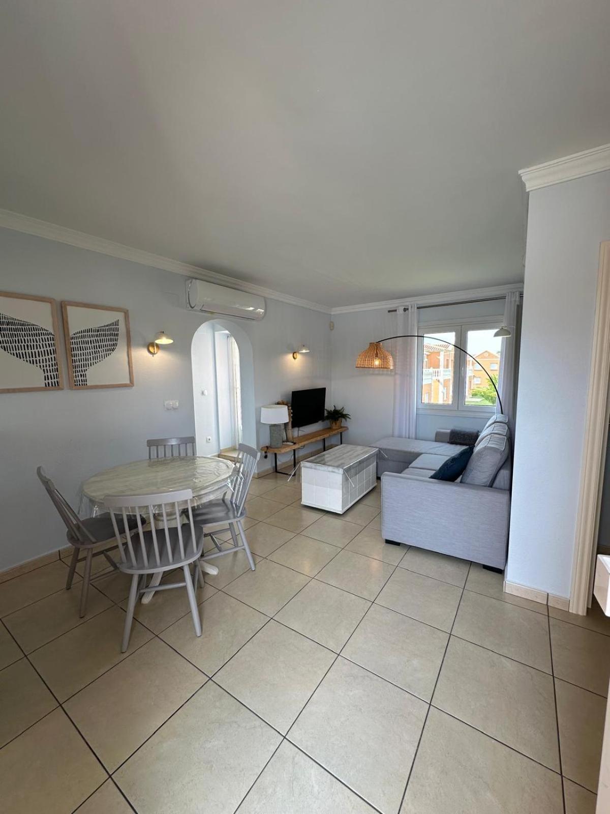 Ferienwohnung Oliva Nova Flat In Front Of Met Exterior foto